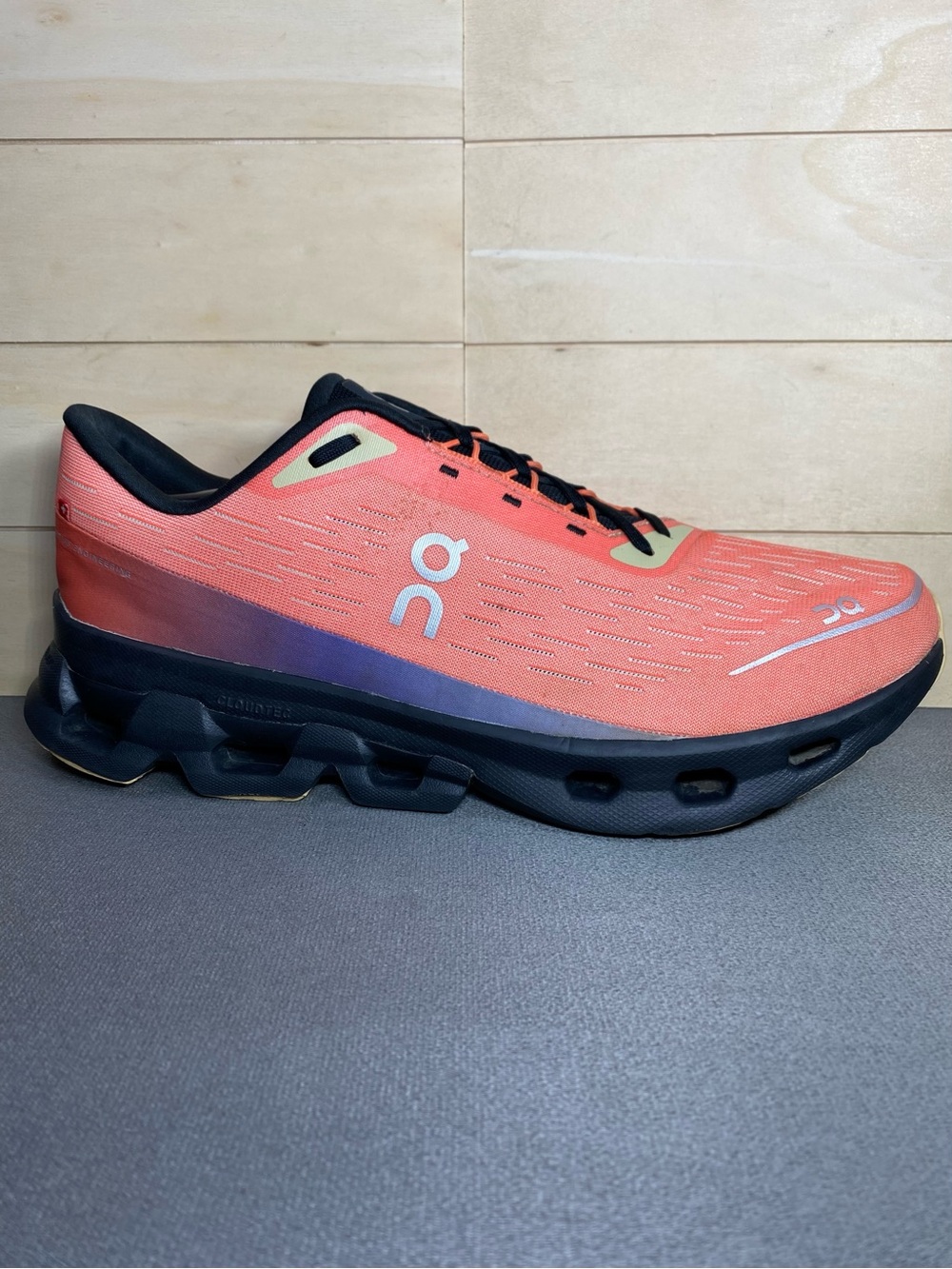 On Cloudspark Flame Black Men's Size 11 Running Shoes Sneakers Orange VDM OL